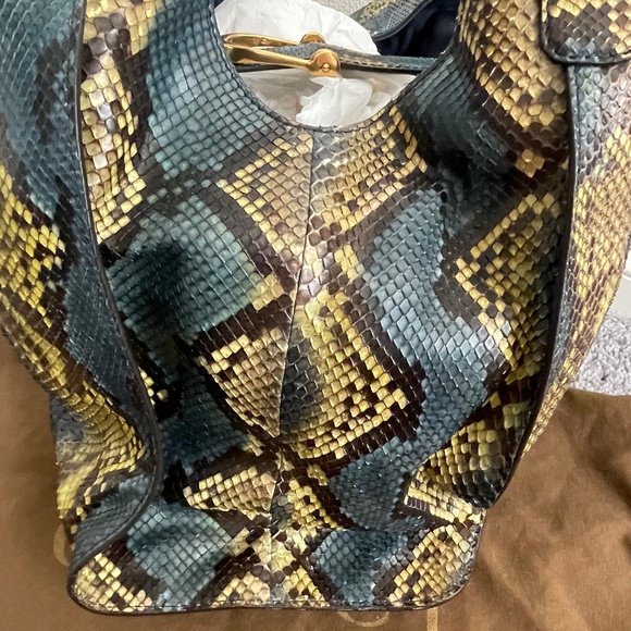 VINTAGE GUCCI Limited Edition Rare Python Large Stirrup Hobo Bag - Picture 10 of 13